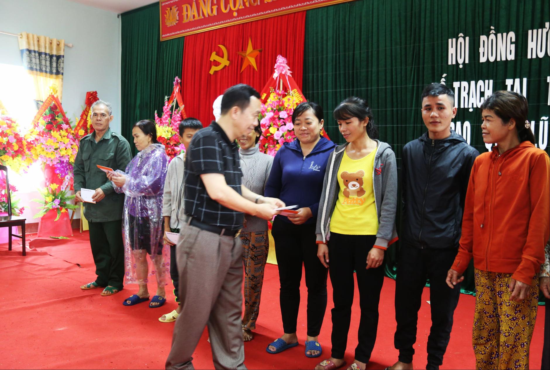 Hội đồng hương Bố Trạch tại Tp. Hồ Chí Minh hỗ trợ bà con Hạ Trạch