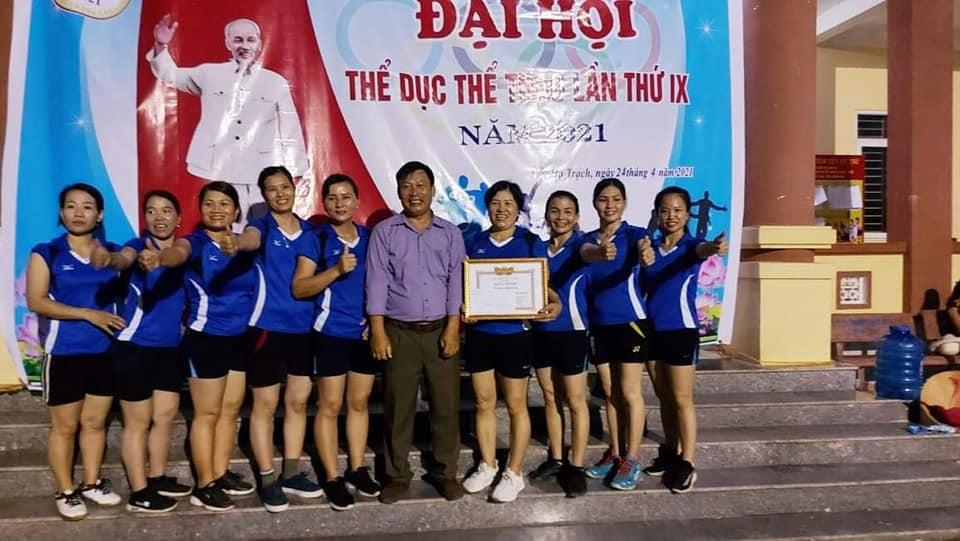 Chung kết giải bóng chuyền phụ nữ xã Hạ Trạch năm 2021