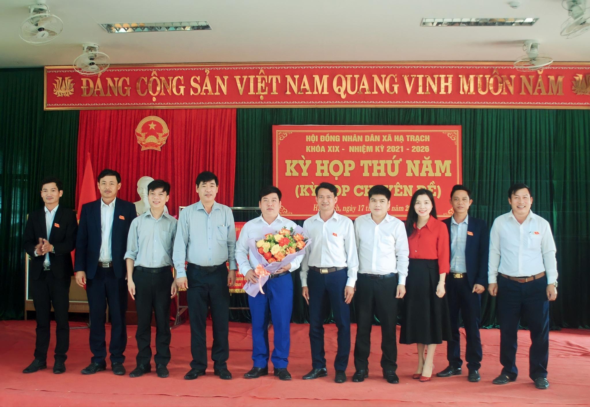 Anh Nguyễn Văn Huân được bầu làm Phó chủ tịch UBND xã Hạ Trạch